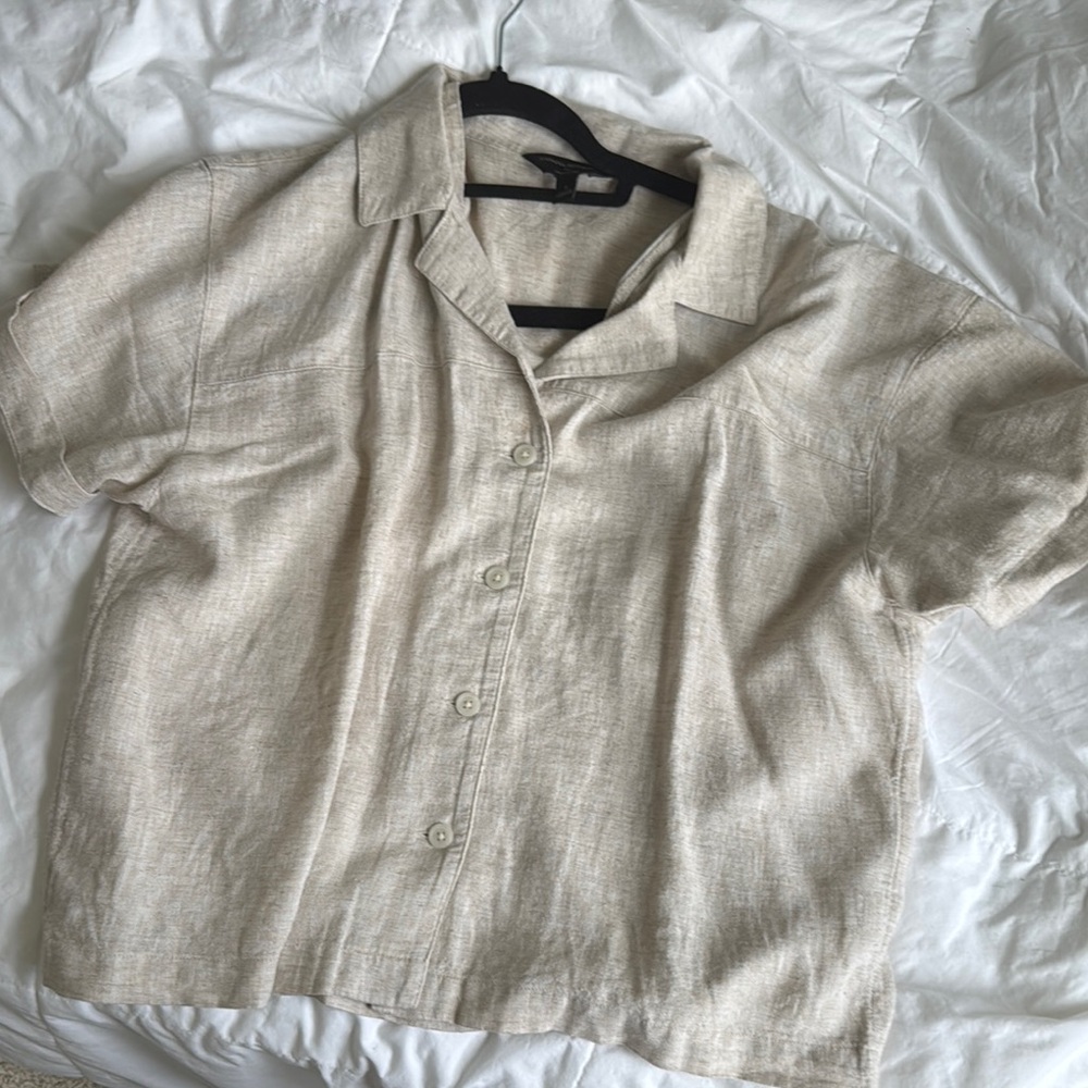 Linen Banana Republic Beige Short Sleeve Button-Up Shirt
